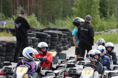 ÄmSeen ja nuorisotyön yhteinen kartingreissu mopokerholaisille 2.7.15